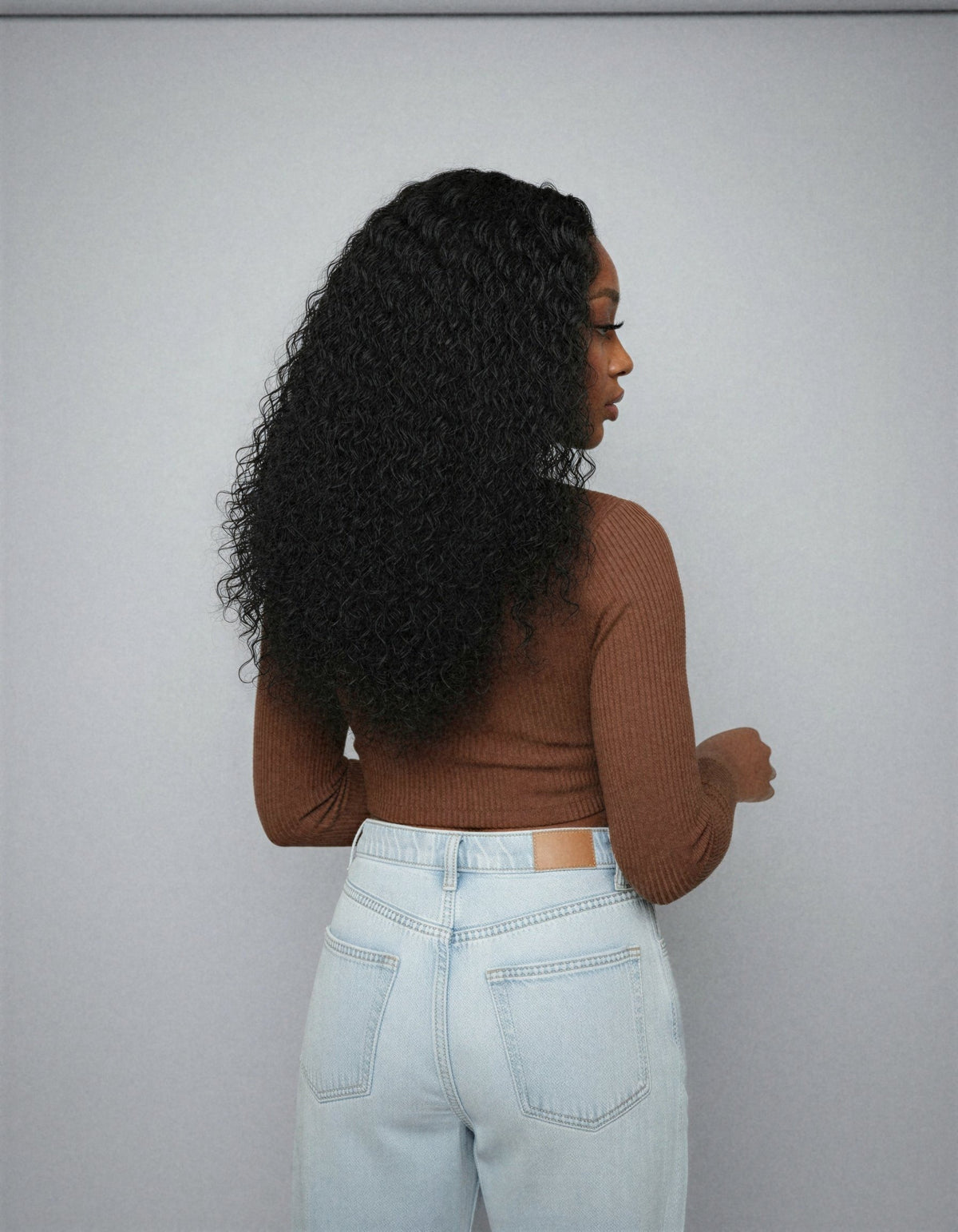 Perruque sans colle bouclée deep wave vue de dos